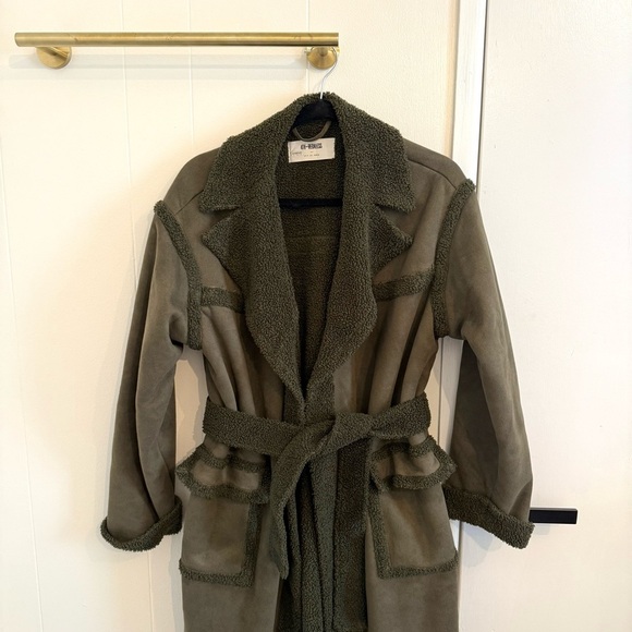 Anthropologie 4th & Reckless emel fuzzy coat L - Picture 4 of 10